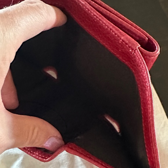 Gucci Red Leather Compact Wallet - Picture 6 of 11